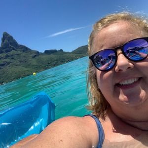 Meet your Posher, Connie